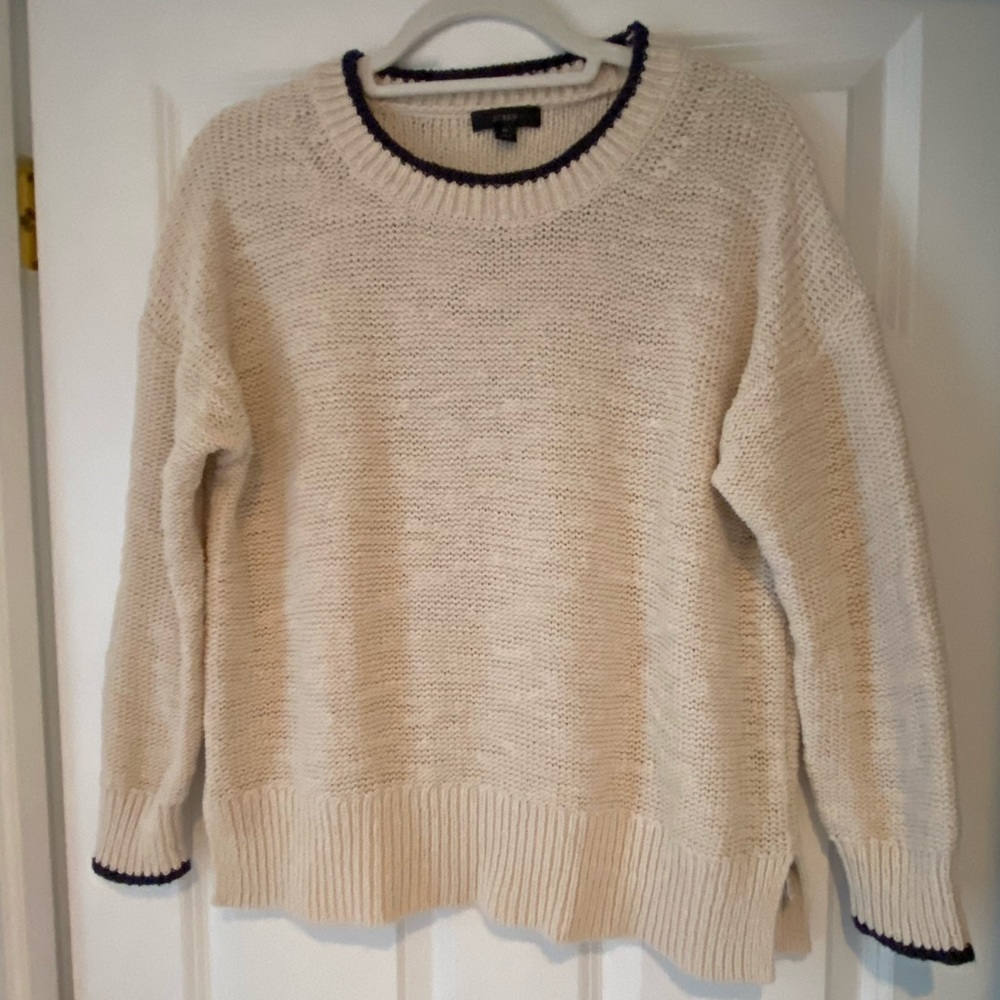 J crew knit beach sweater cream, navy tip, M